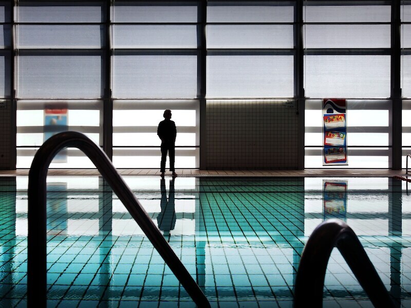 Zwembad de houtzagerij blijft voorlopig gesloten